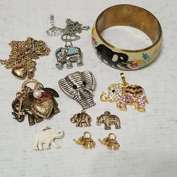 Vintage Jewelry - 🎁 10 piece Elephant jewelry collection